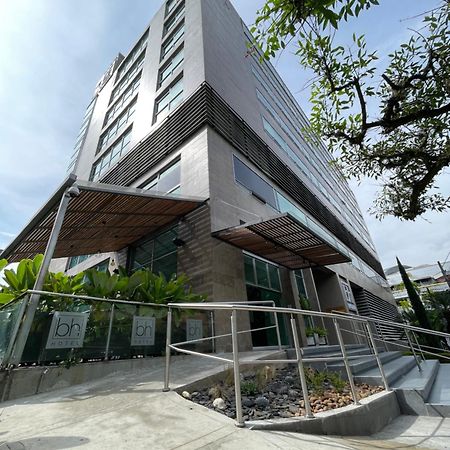 Hotel Bh El Poblado เมเดยิน ภายนอก รูปภาพ